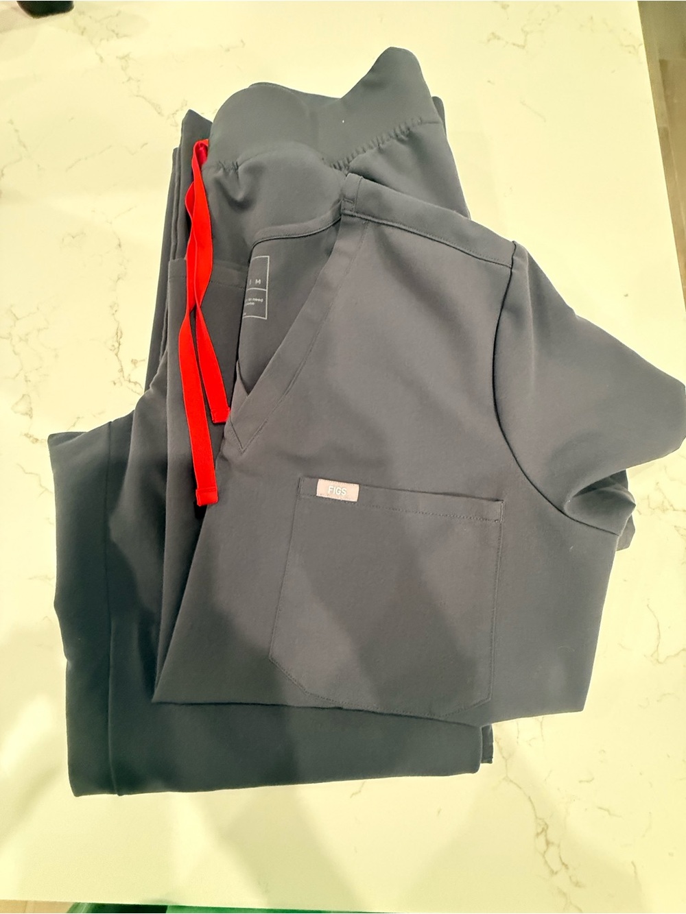 Figs Woman’s dark grey scrub set with Red Drawstring medium